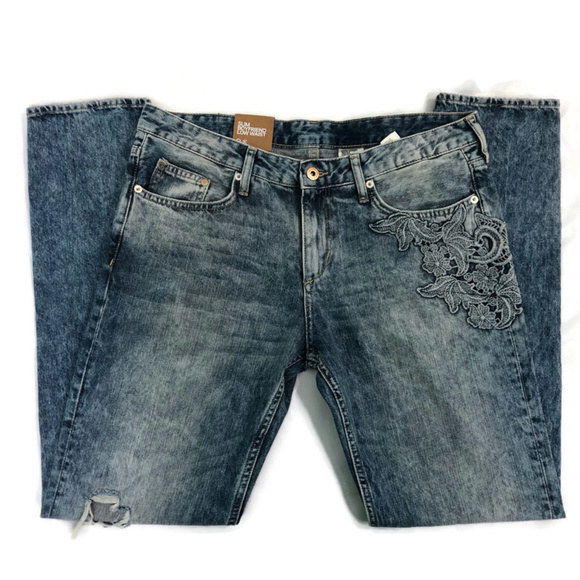 H&M Denim - H&M Blue Acid Wash Embroidered Slim Boyfriend NWOT